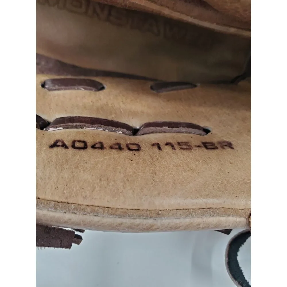 Wilson Baseball Softball Glove AO 440 115 BR Right Hand 11‎ 1/2 inch